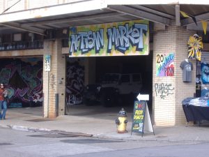 18bPittsburghHeadsUpStripDistrict2.112310